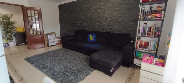 Apartamento T2 para Venda em Ramada e Caneças