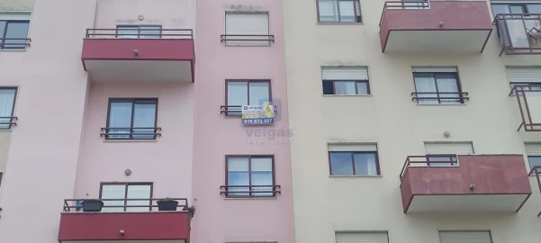 Apartamento T2 para Venda em Ramada e Caneças