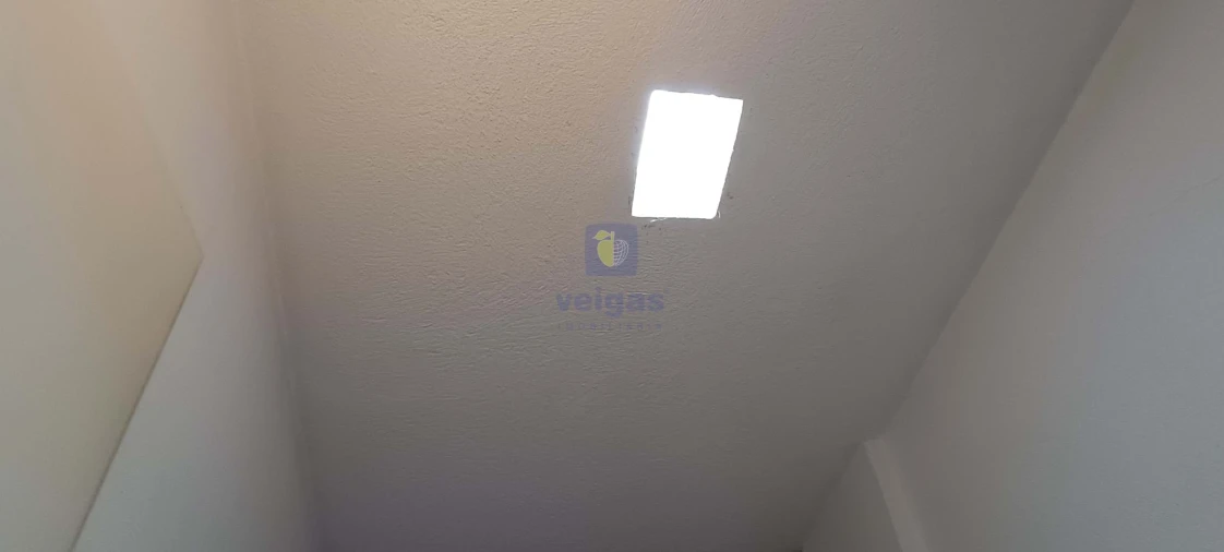 Apartamento T2 para Venda em Ramada e Caneças Foto 30