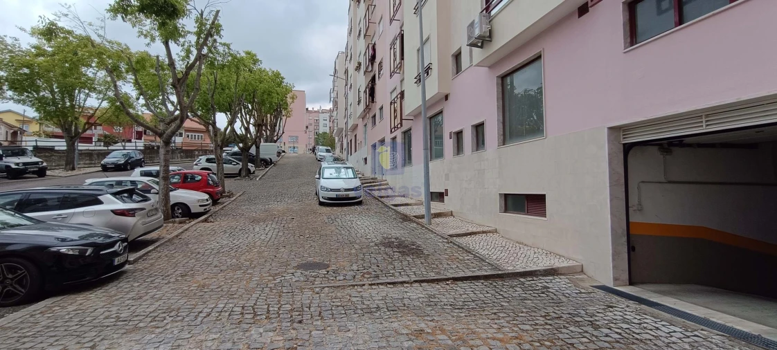 Apartamento T2 para Venda em Ramada e Caneças Foto 38