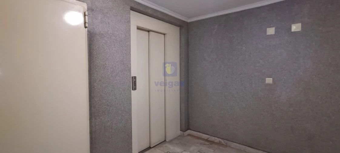 Apartamento T2 para Venda em Ramada e Caneças Foto 40