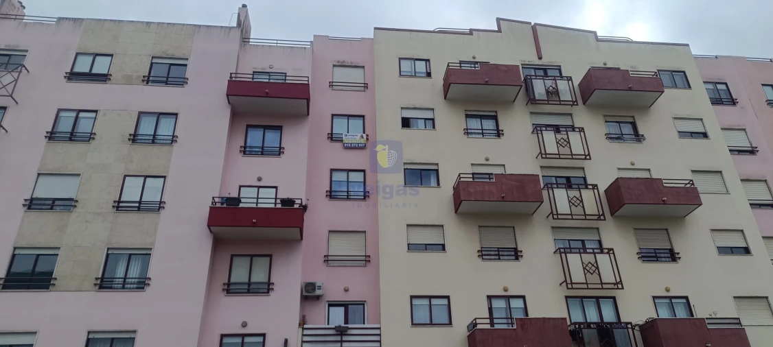 Apartamento T2 para Venda em Ramada e Caneças Foto 46