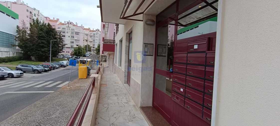 Apartamento T2 para Venda em Ramada e Caneças Foto 44