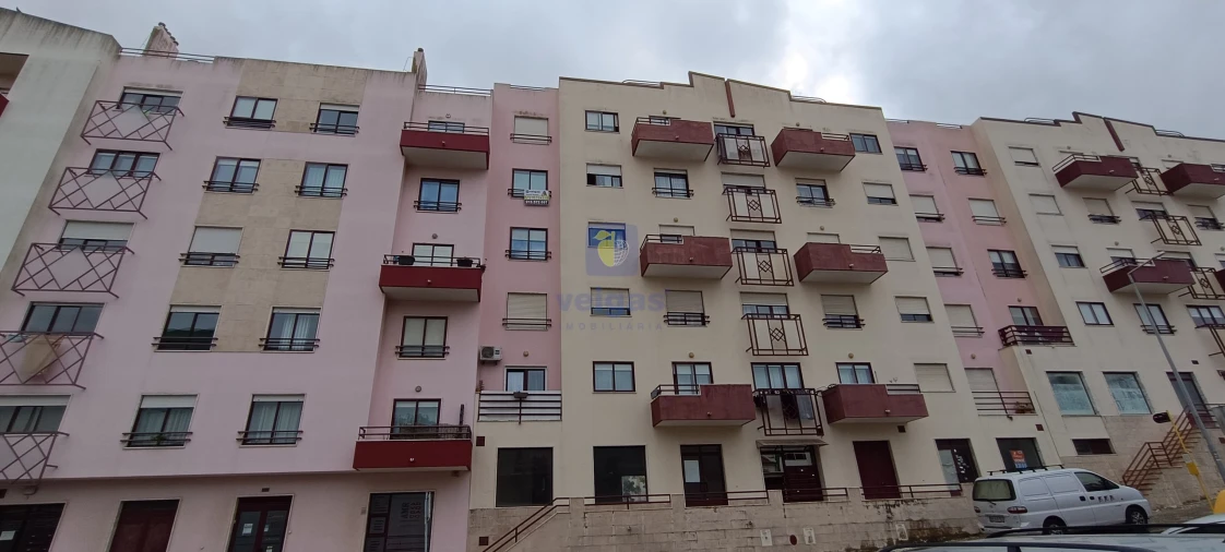 Apartamento T2 para Venda em Ramada e Caneças Foto 45