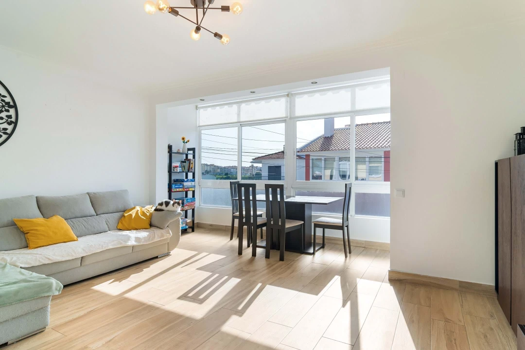 Apartamento T2 para Venda em São Domingos de Rana Foto 7