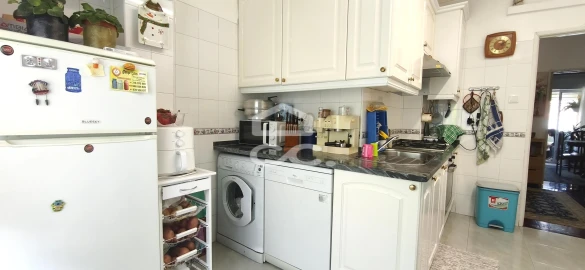 Apartamento T2 para Venda em Pontinha e Famões