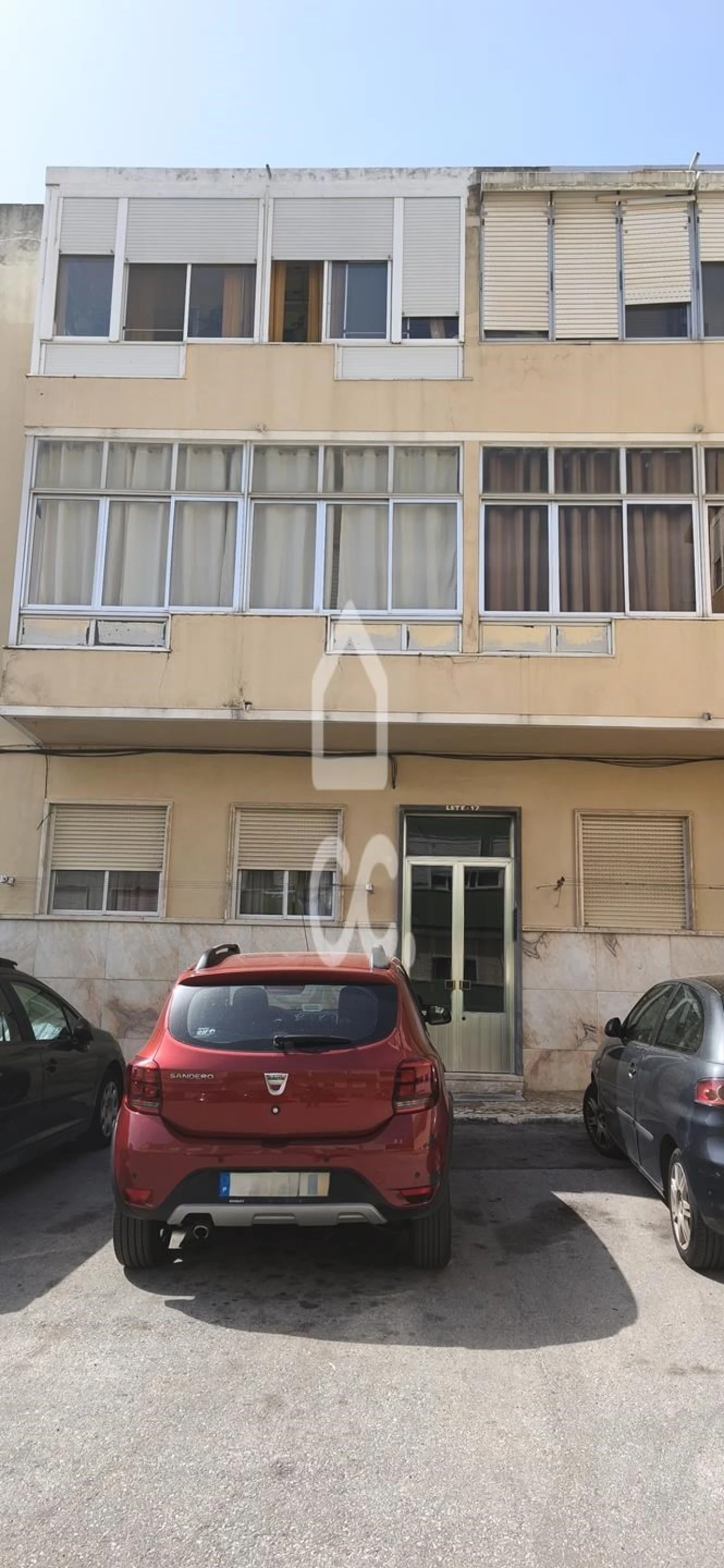 Apartamento T2 para Venda em Pontinha e Famões Foto 1