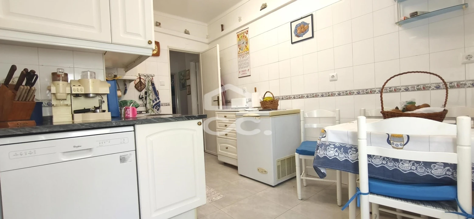 Apartamento T2 para Venda em Pontinha e Famões Foto 7