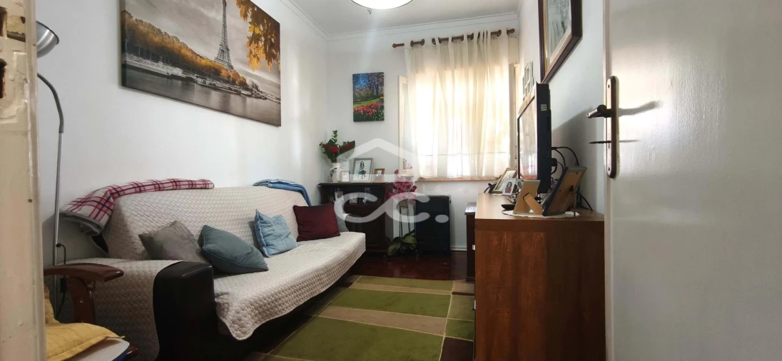Apartamento T2 para Venda em Pontinha e Famões Foto 11