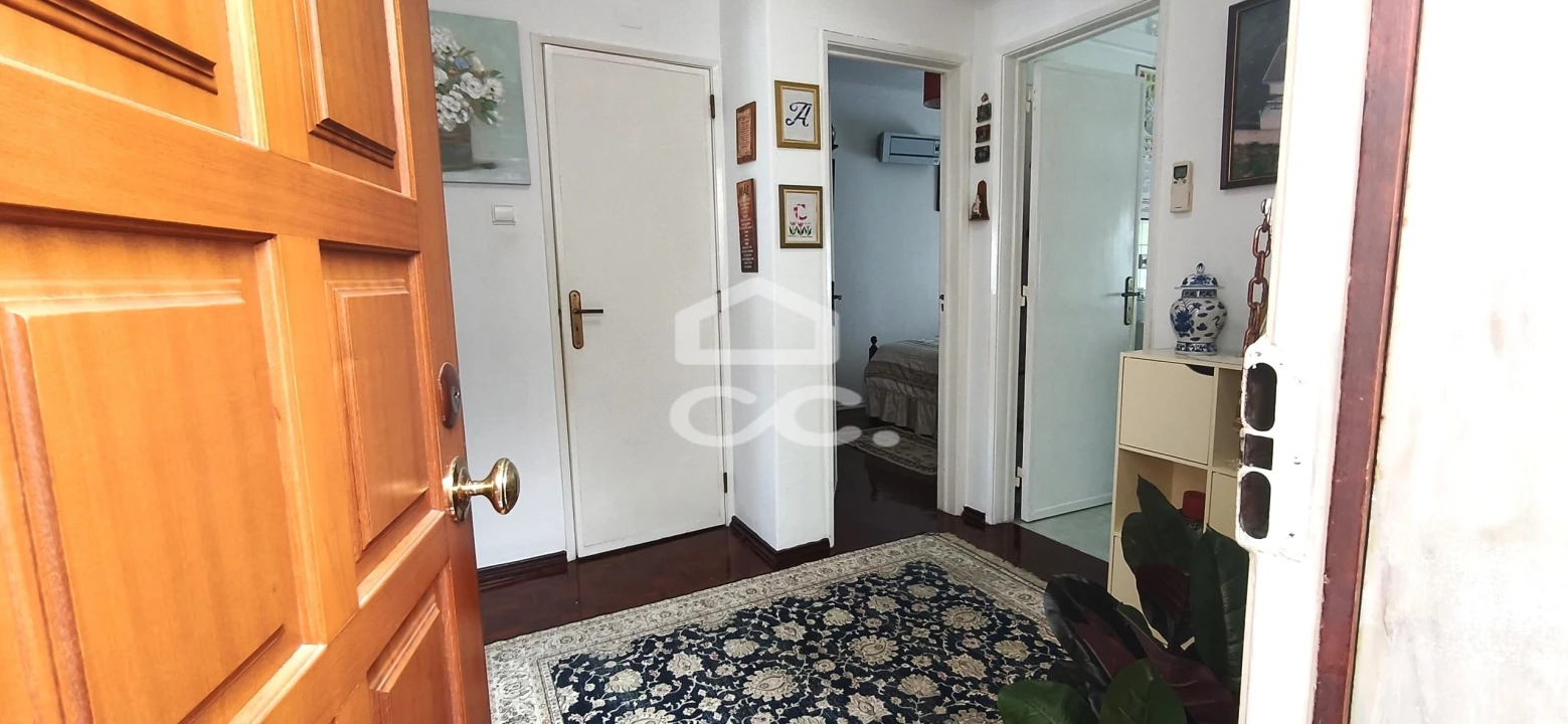 Apartamento T2 para Venda em Pontinha e Famões Foto 2