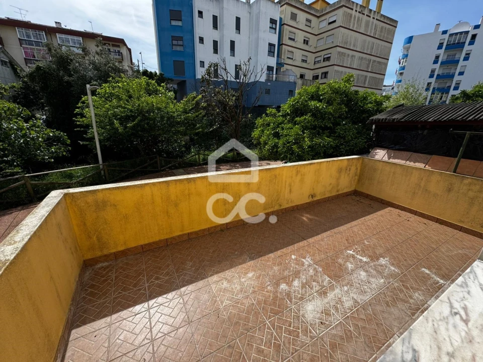 Apartamento T2 para Venda em Algueirão-Mem Martins Foto 16