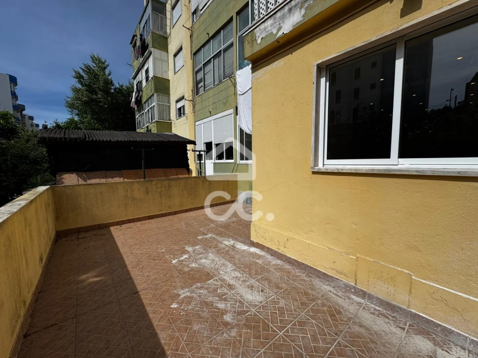 Apartamento T2 para Venda em Algueirão-Mem Martins Foto 15