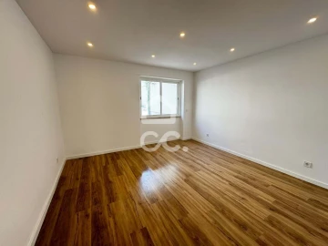 Apartamento T2 para Venda em Algueirão-Mem Martins