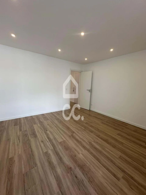 Apartamento T2 para Venda em Algueirão-Mem Martins