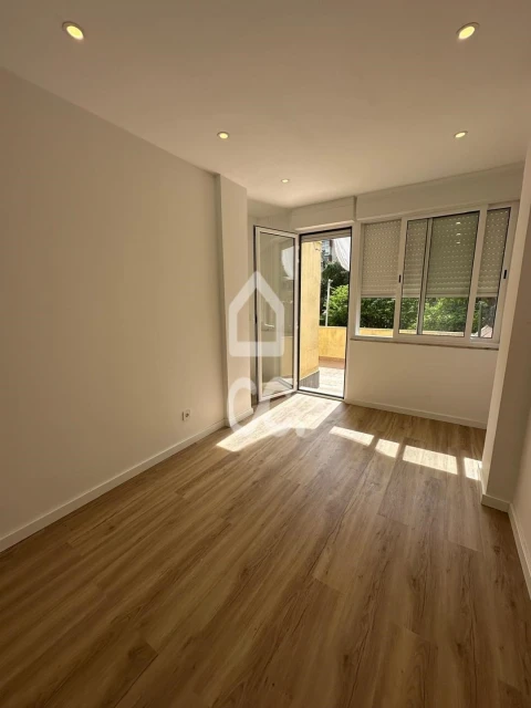 Apartamento T2 para Venda em Algueirão-Mem Martins