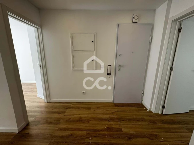 Apartamento T2 para Venda em Algueirão-Mem Martins Foto 6