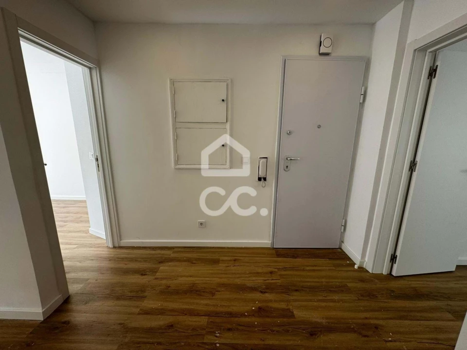 Apartamento T2 para Venda em Algueirão-Mem Martins Foto 6