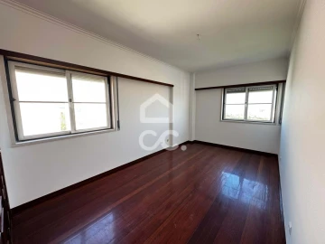 Apartamento T3 para Venda em Sacavém e Prior Velho
