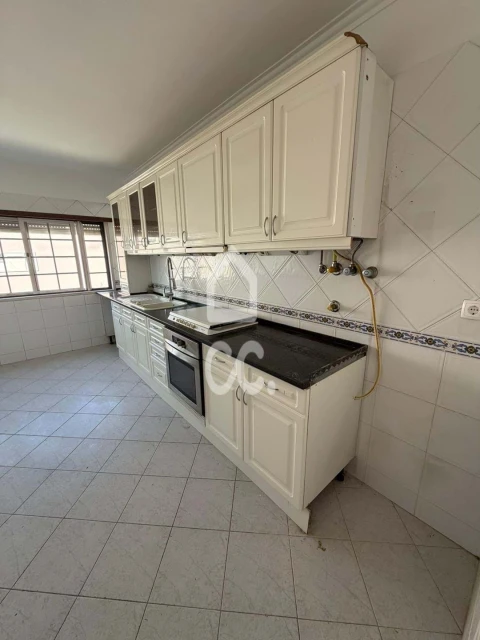 Apartamento T3 para Venda em Sacavém e Prior Velho