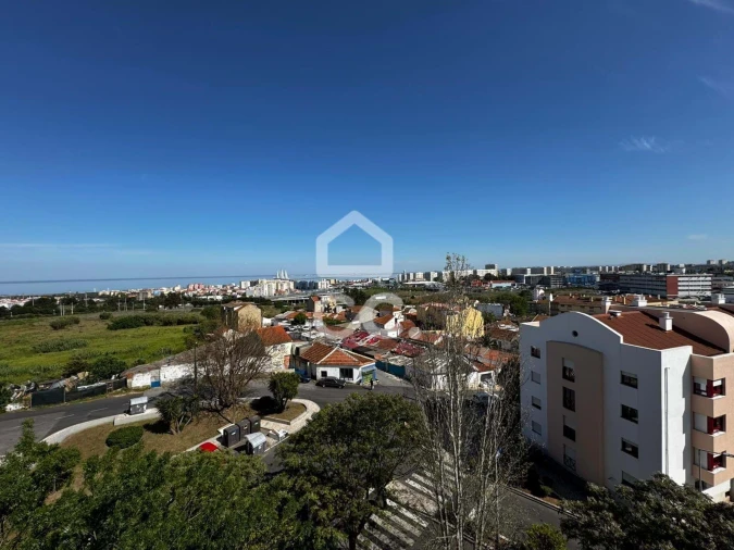 Apartamento T3 para Venda em Sacavém e Prior Velho Foto 13