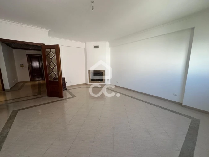 Apartamento T3 para Venda em Sacavém e Prior Velho Foto 2