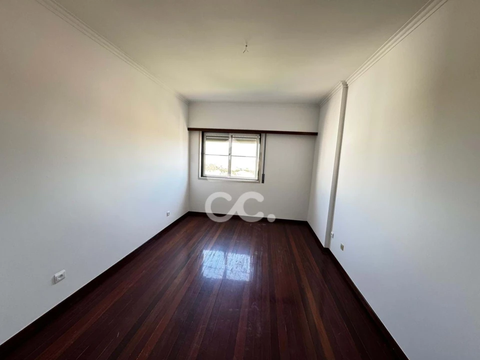 Apartamento T3 para Venda em Sacavém e Prior Velho Foto 12
