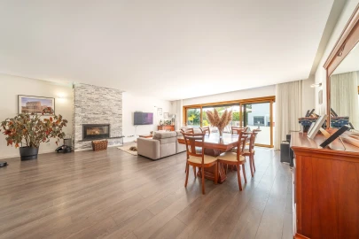 Moradia T4 para Venda em Agualva e Mira-Sintra