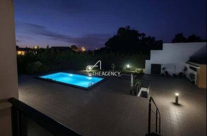 Moradia T4 para Venda em Agualva e Mira-Sintra