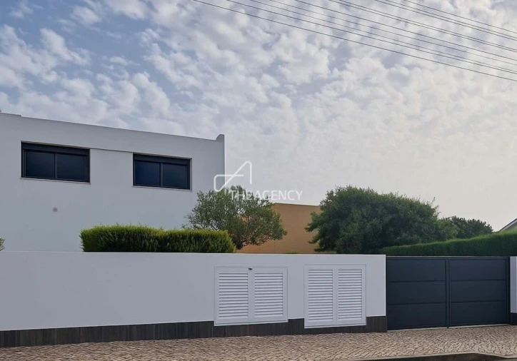 Moradia T4 para Venda em Agualva e Mira-Sintra Foto 2