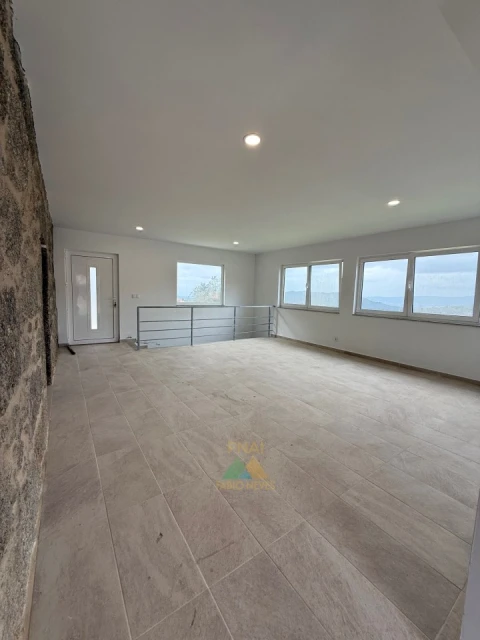 Moradia T3 para Venda em Subportela, Deocriste e Portela Susã