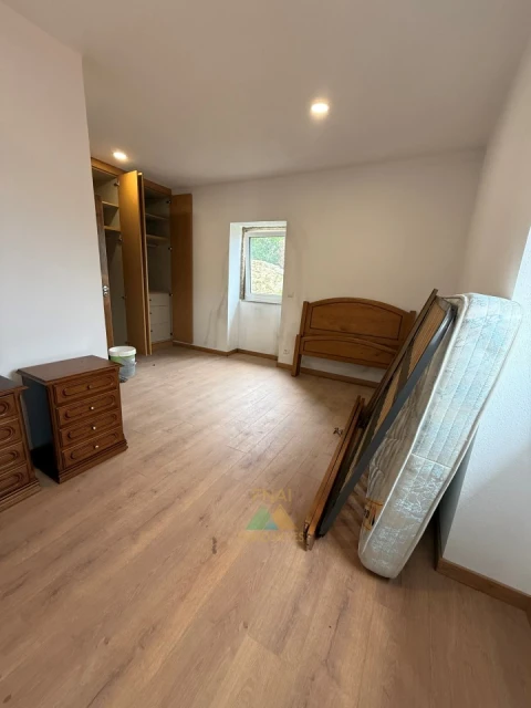 Moradia T3 para Venda em Subportela, Deocriste e Portela Susã