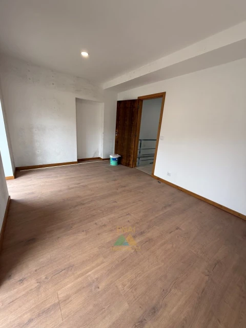 Moradia T3 para Venda em Subportela, Deocriste e Portela Susã