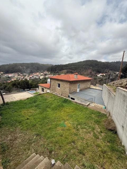 Moradia T3 para Venda em Subportela, Deocriste e Portela Susã