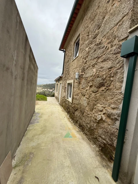 Moradia T3 para Venda em Subportela, Deocriste e Portela Susã