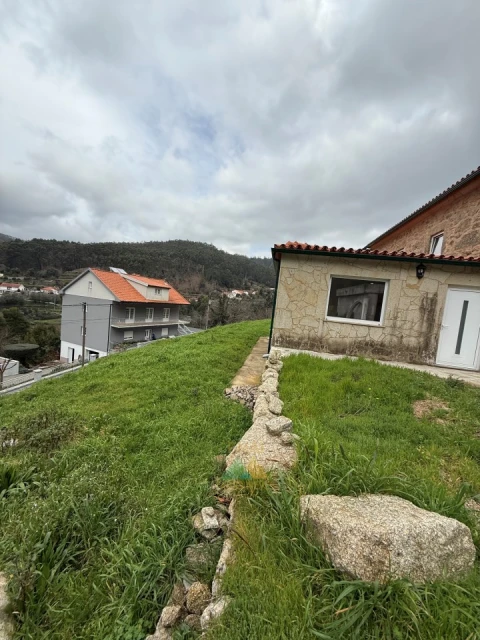 Moradia T3 para Venda em Subportela, Deocriste e Portela Susã