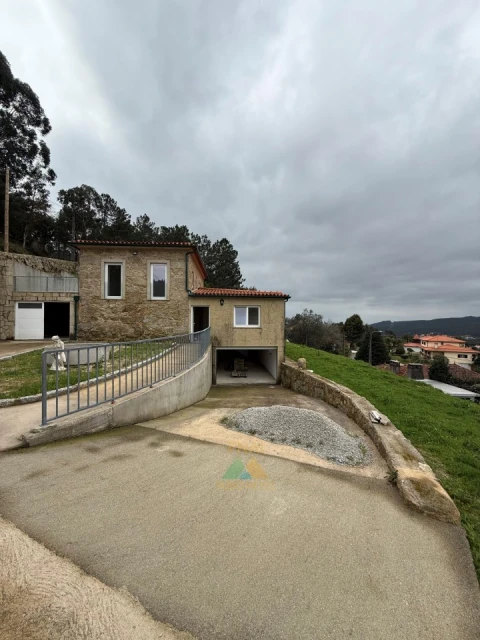 Moradia T3 para Venda em Subportela, Deocriste e Portela Susã