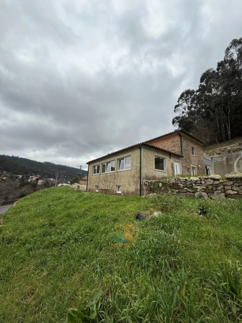 Moradia T3 para Venda em Subportela, Deocriste e Portela Susã