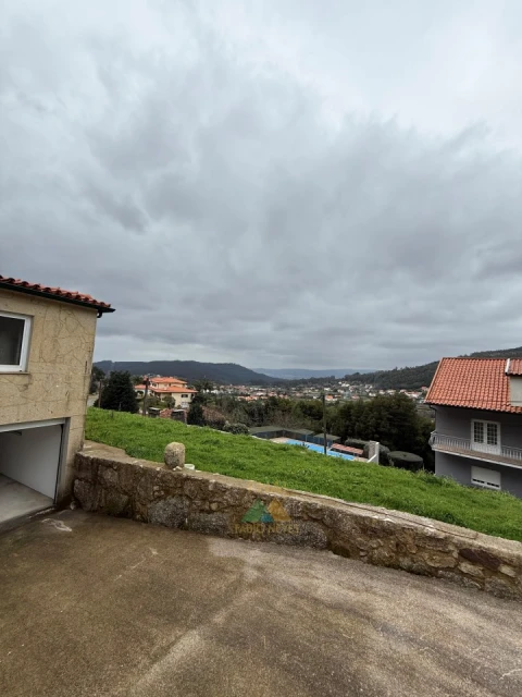 Moradia T3 para Venda em Subportela, Deocriste e Portela Susã