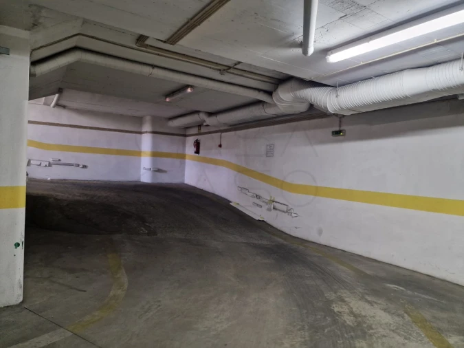 Garagem para Venda em União das Freguesias de Setúbal Foto 6