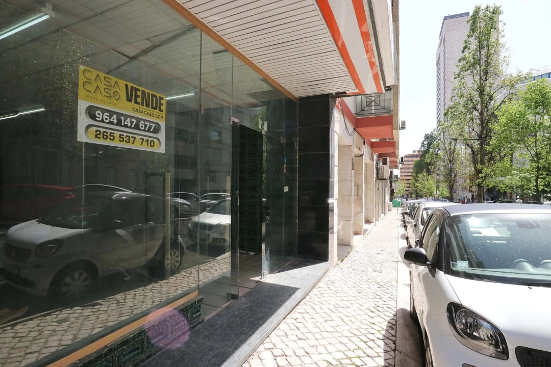 Loja para Arrendamento em Avenidas Novas Foto 2