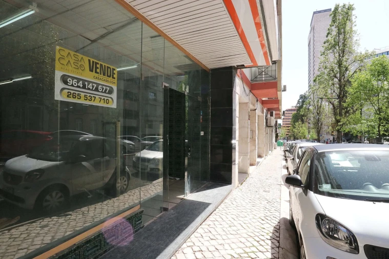 Loja para Arrendamento em Avenidas Novas Foto 2