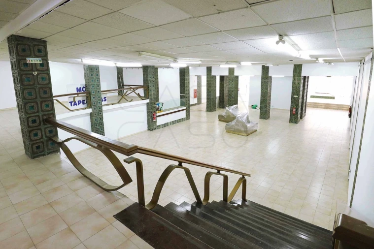 Loja para Arrendamento em Avenidas Novas Foto 8