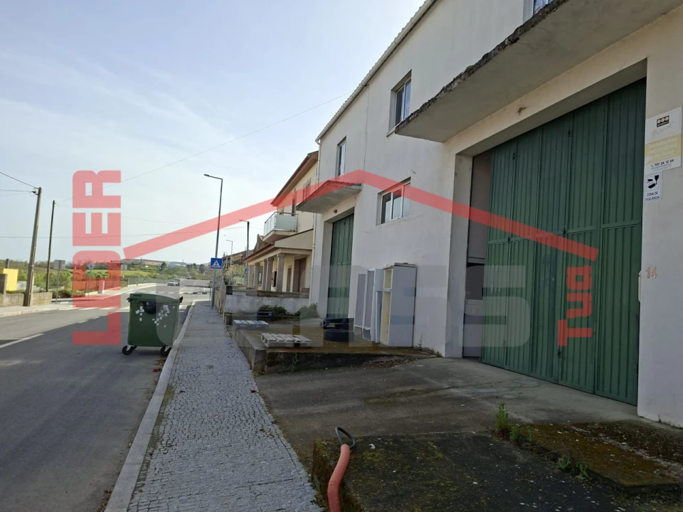 Armazém para Venda em Mogadouro, Valverde, Vale de Porco e Vilar de Rei Foto 3