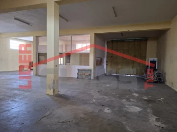 Armazém para Venda em Mogadouro, Valverde, Vale de Porco e Vilar de Rei