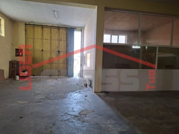 Armazém para Venda em Mogadouro, Valverde, Vale de Porco e Vilar de Rei