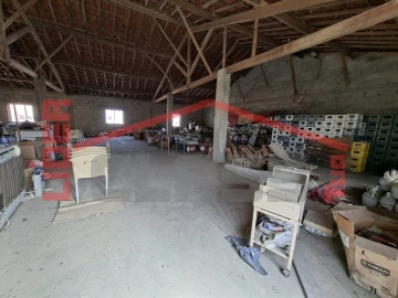 Armazém para Venda em Mogadouro, Valverde, Vale de Porco e Vilar de Rei