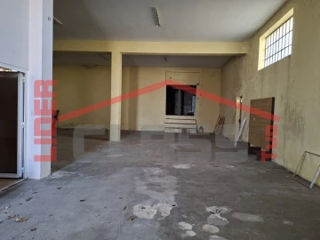 Armazém para Venda em Mogadouro, Valverde, Vale de Porco e Vilar de Rei