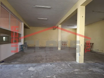 Armazém para Venda em Mogadouro, Valverde, Vale de Porco e Vilar de Rei