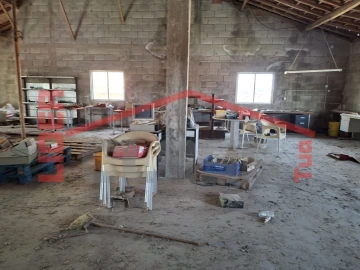 Armazém para Venda em Mogadouro, Valverde, Vale de Porco e Vilar de Rei