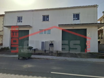 Armazém para Venda em Mogadouro, Valverde, Vale de Porco e Vilar de Rei